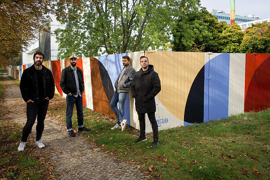 Bauzaun-Gestaltung von Boa Mistura für das Bauhaus-Archiv / Museum für Gestaltung, Oktober 2020, Foto: Catrin Schmitt