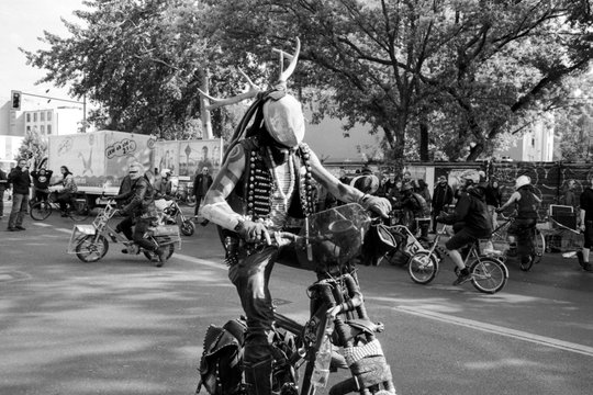 Teilnehmer der „Bike Wars“ in Berlin-Kreuzberg © & Foto: Christophe Gateau