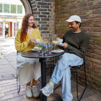 Cafés & Restaurants